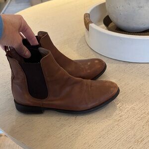 Woman's  Brown Leather Chelsea Boots sz 40
